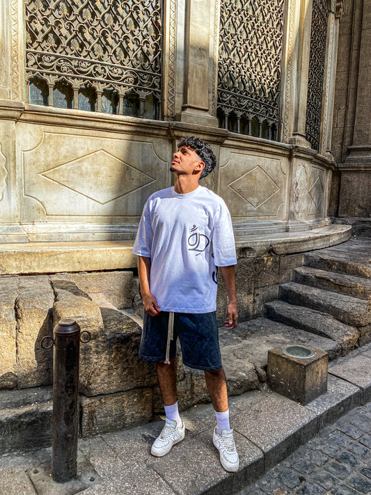 V.1 WHITE TEE